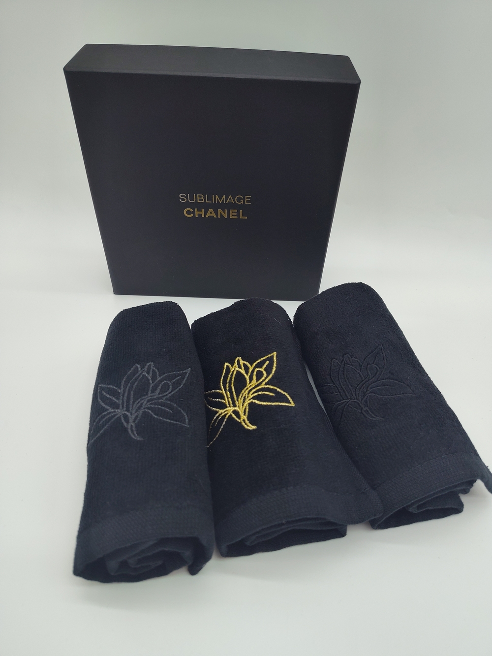 CHANEL SUBLIMAGE Skincare VIP Gift Set 3 Embroidered Black Towels Box NIB - Picture 2 of 9